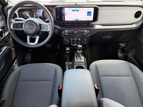 Used 2025 Jeep Wrangler Unlimited Sahara AWD/4WD image 48
