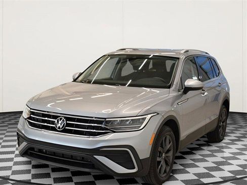 Used 2022 Volkswagen Tiguan SE image 5