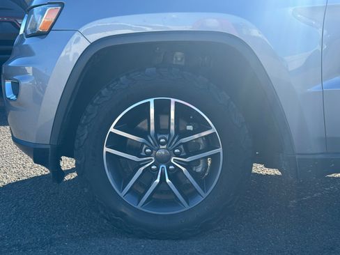 Used 2019 Jeep Grand Cherokee Limited image 11