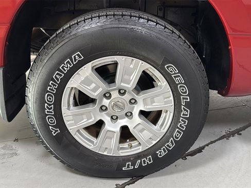 Used 2017 Nissan Titan SV image 22