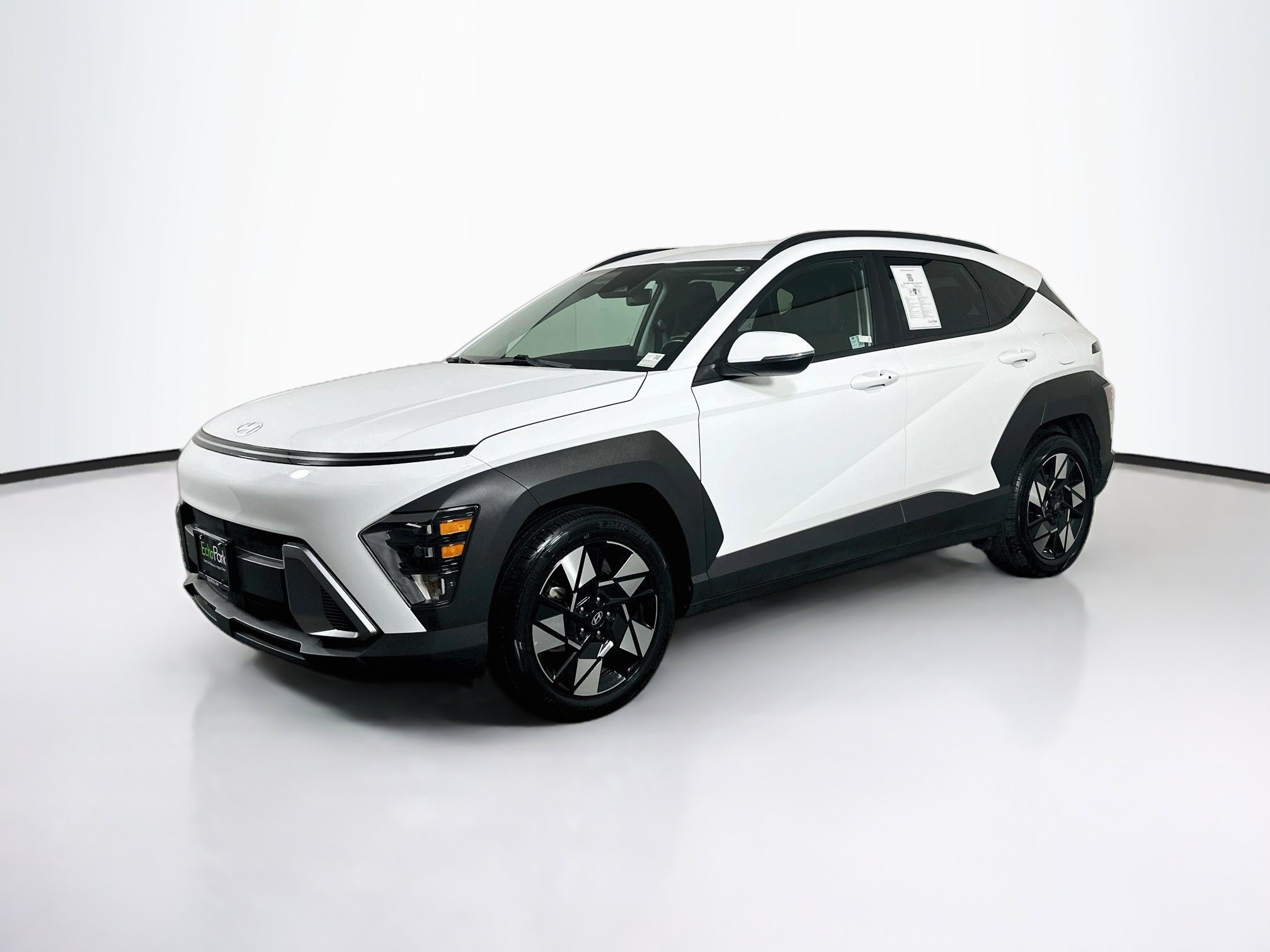 Used 2025 Hyundai Kona SEL FWD image 3