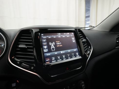 Used 2020 Jeep Cherokee Limited image 6