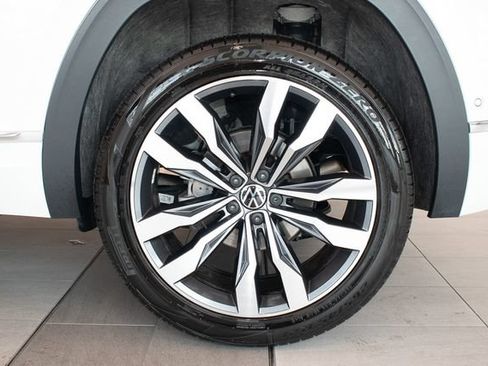 Used 2023 Volkswagen Atlas Cross Sport SEL Premium R-Line AWD/4WD image 9
