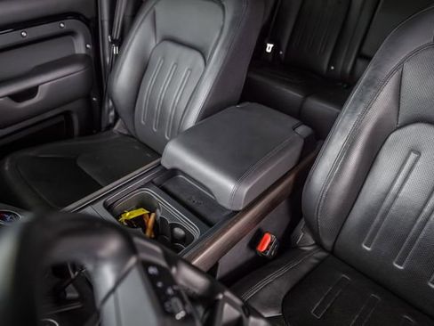 Used 2020 Land Rover Defender 110 X image 32