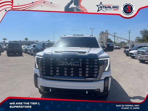 Used 2024 GMC Sierra 2500 Denali Ultimate AWD/4WD image 2