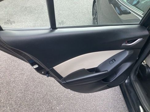 Used 2014 MAZDA MAZDA3 i Sport FWD image 26