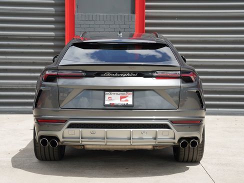 Used 2020 Lamborghini Urus AWD/4WD image 10