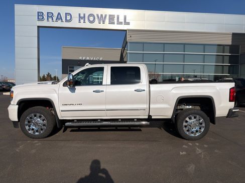 Used 2019 GMC Sierra 2500 Denali w/ Duramax Plus Package image 1