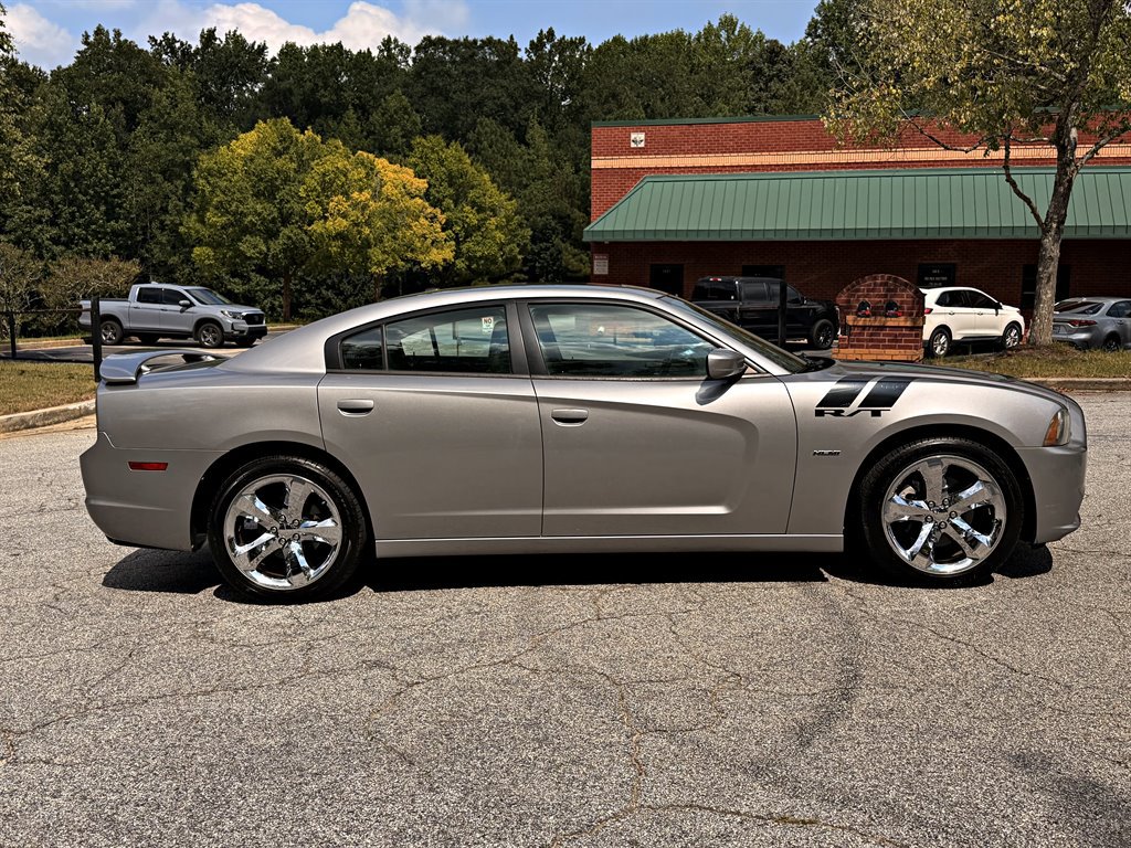 Used 2011 Dodge Charger R/T RWD image 4