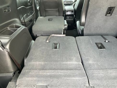 Used 2023 GMC Acadia SLT image 27