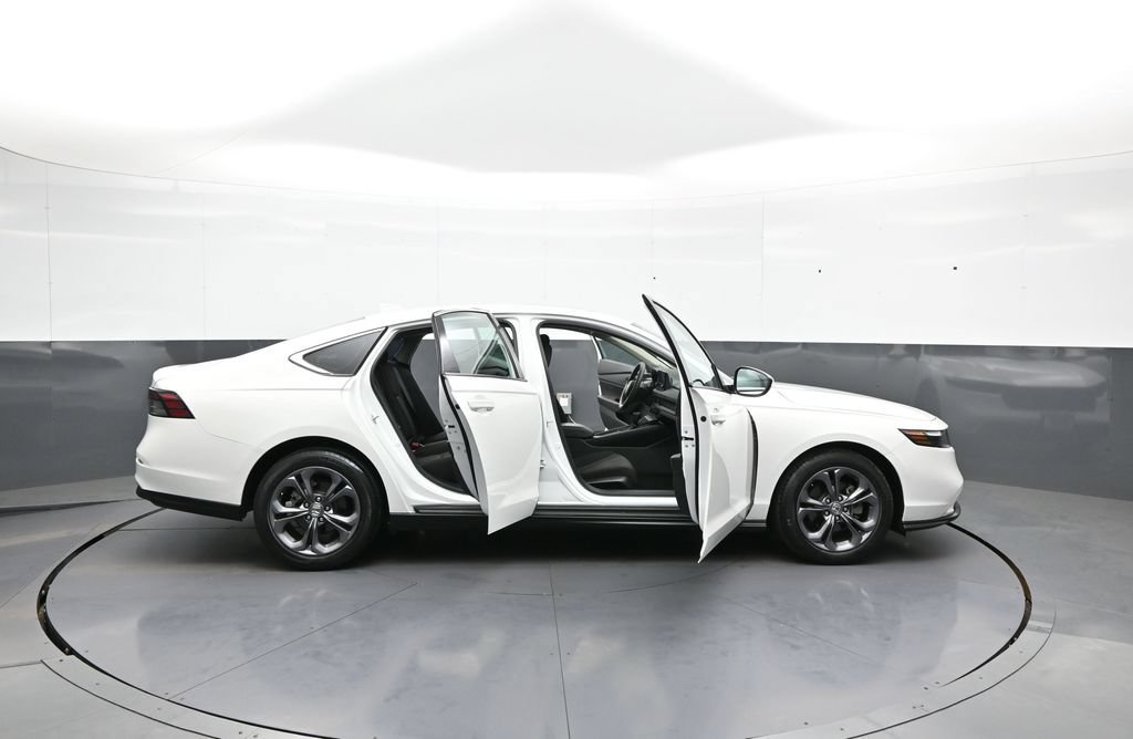 Certified 2023 Honda Accord EX image 41