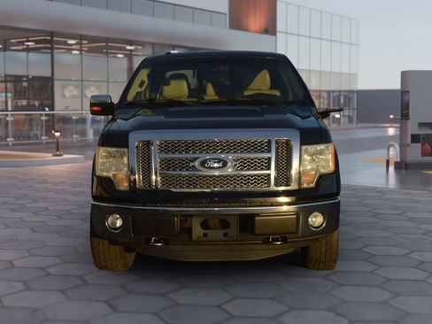 Used 2011 Ford F150 Lariat w/ Lariat Chrome Pkg image 2