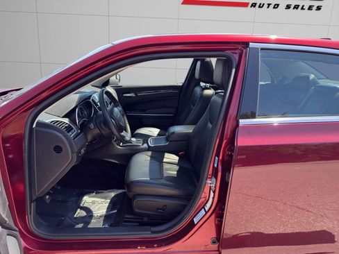 Used 2015 Chrysler 300 Limited RWD image 10