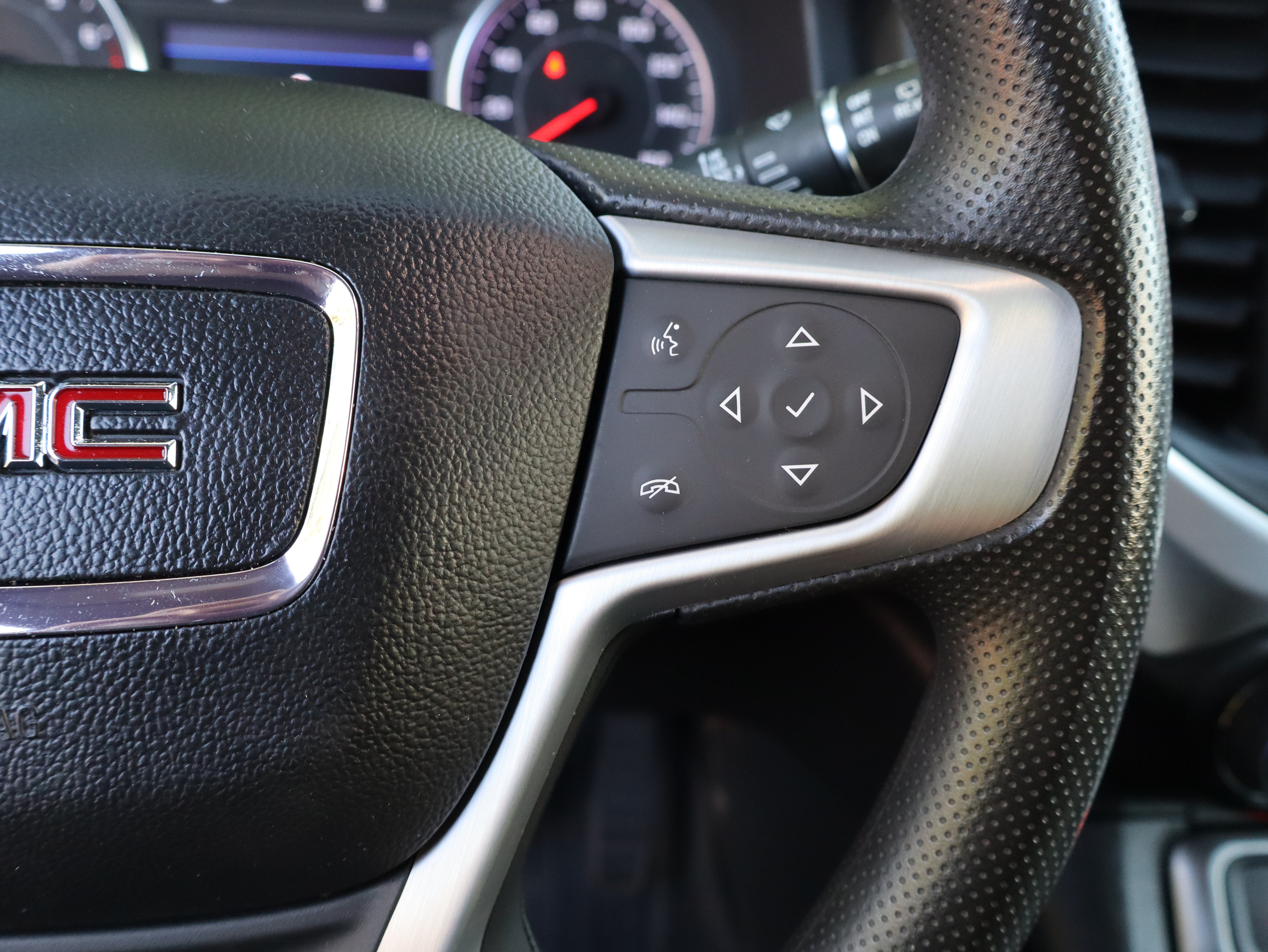 Used 2023 GMC Acadia SLE w/ Driver Convenience Package FWD image 21