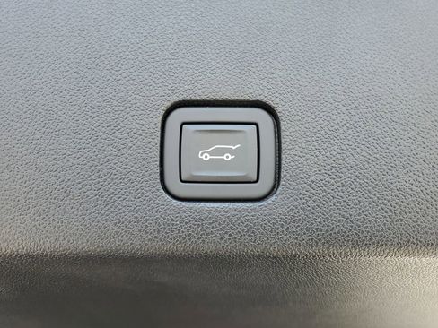Used 2025 Cadillac XT6 Luxury AWD/4WD image 28