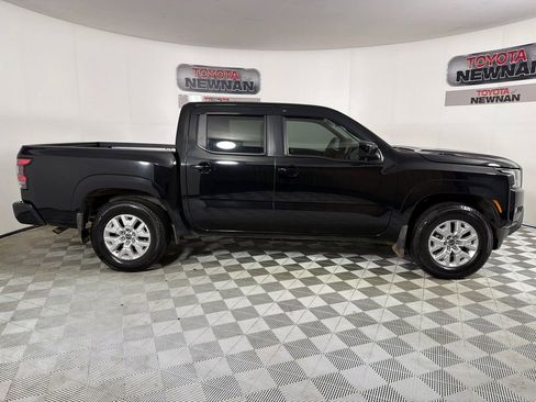 Used 2024 Nissan Frontier SV w/ SV Convenience Package RWD image 2