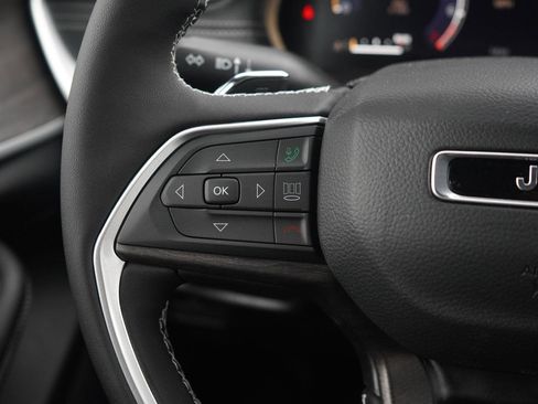 New 2026 Jeep Grand Cherokee Altitude image 15