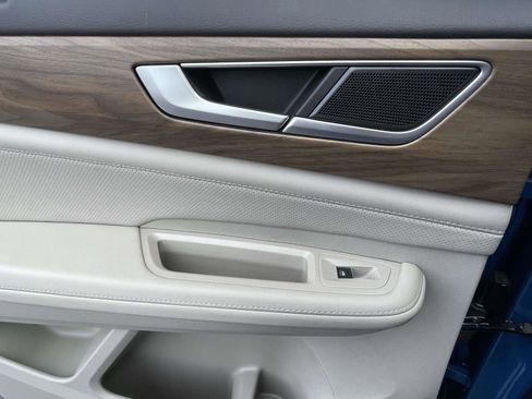 Certified 2025 Volkswagen Atlas SE w/ Panoramic Sunroof Package image 19