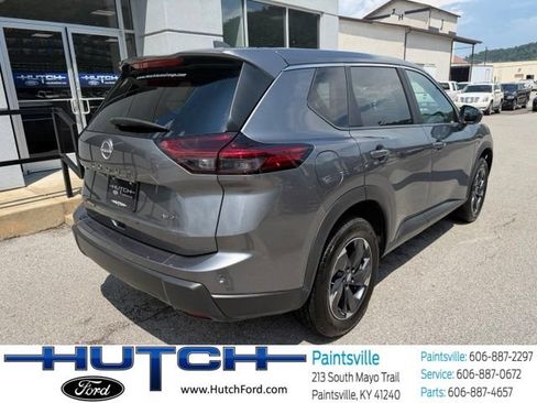 Used 2026 Nissan Rogue SV AWD/4WD image 3