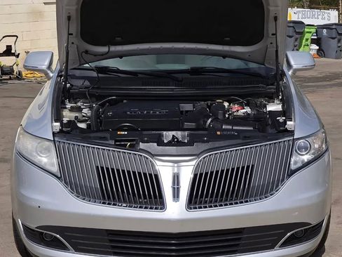 Used 2014 Lincoln MKT FWD image 5