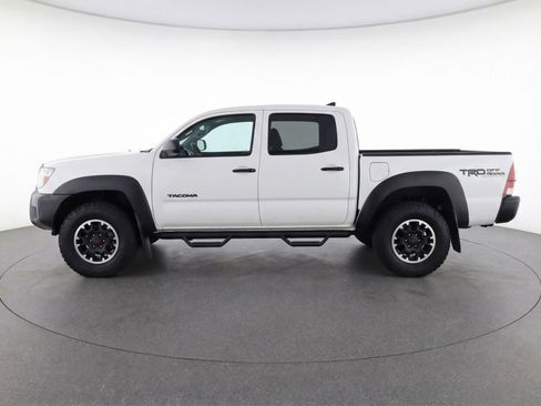 Used 2025 Toyota Tacoma TRD Off-Road image 5