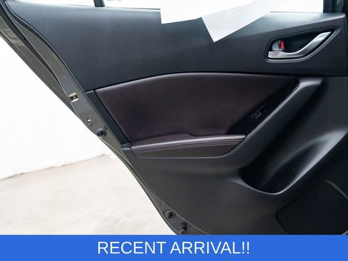 Used 2017 MAZDA MAZDA3 Touring image 23