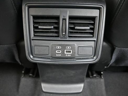 Certified 2025 Subaru Forester Premium AWD/4WD image 17