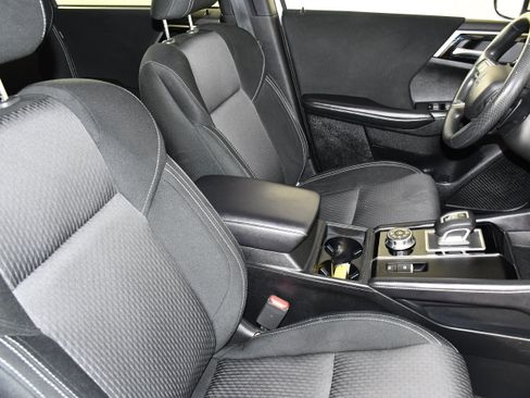 Used 2024 Mitsubishi Outlander ES AWD/4WD image 39