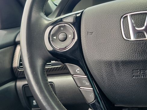 Used 2017 Honda Accord Sport image 24