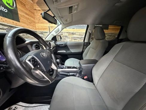 Used 2016 Toyota Tacoma SR5 w/ SR5 Appearance Package (SN) AWD/4WD image 11