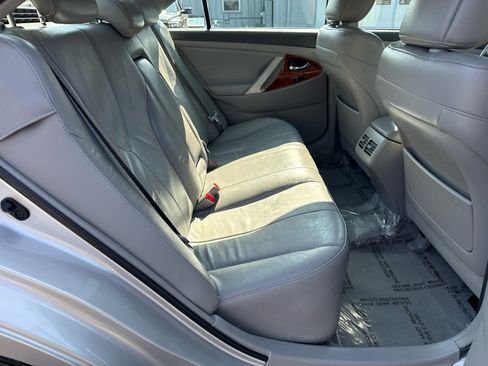 Used 2011 Toyota Camry Hybrid FWD image 14