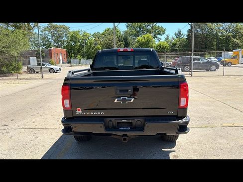Used 2017 Chevrolet Silverado 1500 LTZ Z71 w/ LTZ Plus Package AWD/4WD image 26