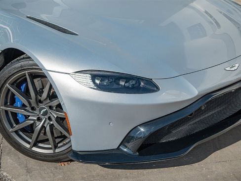 Used 2020 Aston Martin V8 Vantage Coupe image 3