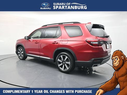Used 2025 Honda Pilot Touring image 6