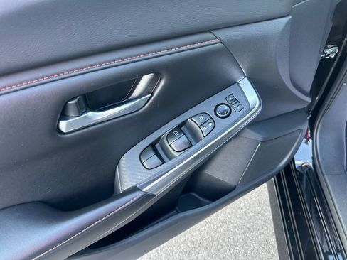 Used 2025 Nissan Sentra SR FWD image 15