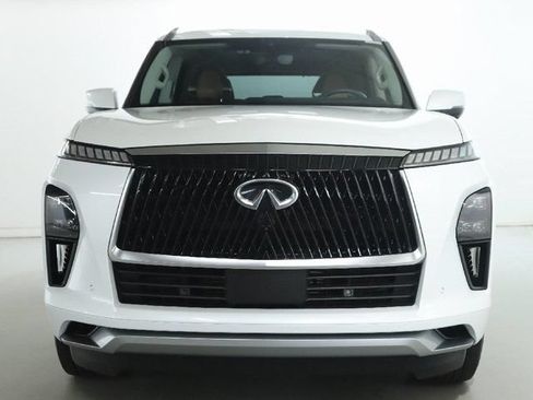 Used 2025 INFINITI QX80 Sensory AWD/4WD image 5