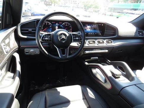 Used 2022 Mercedes-Benz GLS 450 4MATIC image 10