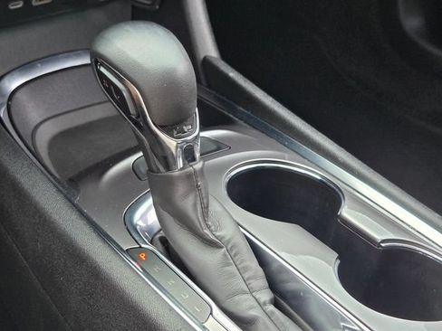 Used 2022 Chevrolet Malibu LT FWD image 33