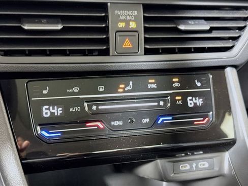 New 2026 Volkswagen Jetta SE image 9