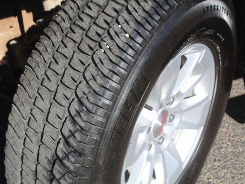 Used 2024 GMC Sierra 1500 SLE image 14