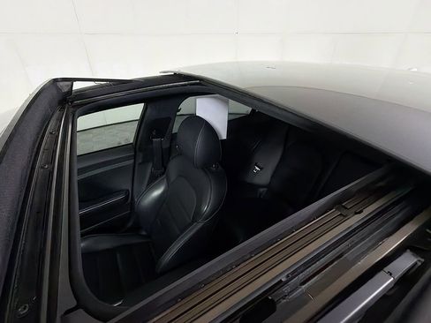 Used 2021 Kia Stinger GT2 image 16