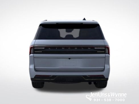 New 2026 Lincoln Navigator Reserve AWD/4WD image 5
