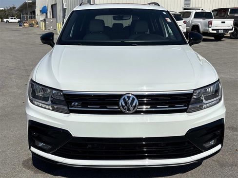 Used 2021 Volkswagen Tiguan SE R-Line image 8