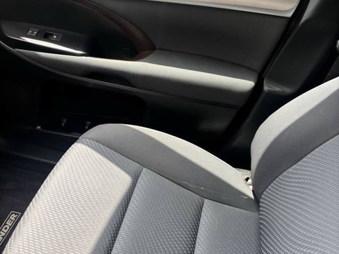 Used 2015 Toyota Highlander LE FWD image 4