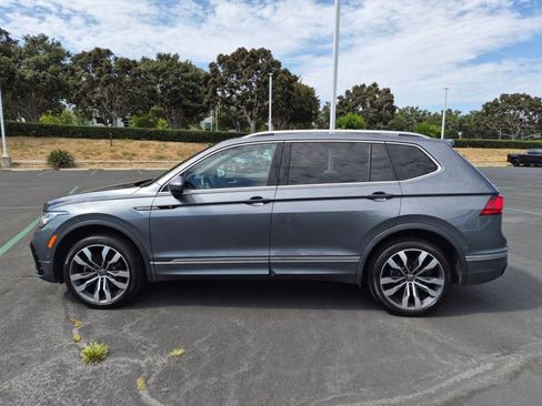 Used 2022 Volkswagen Tiguan SEL R-Line AWD/4WD image 9