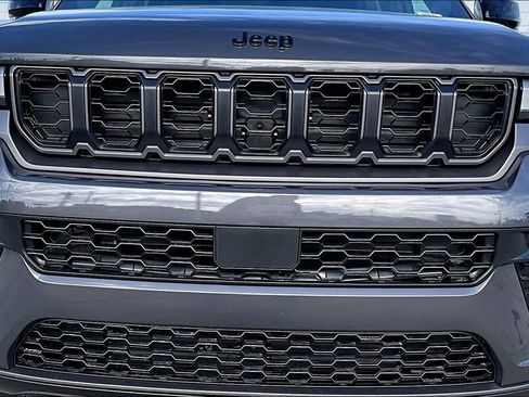 New 2026 Jeep Grand Cherokee Altitude image 21