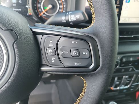 New 2025 Jeep Gladiator Sport image 33