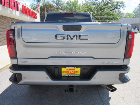 Used 2024 GMC Sierra 2500 Denali w/ Denali Reserve Package AWD/4WD image 3