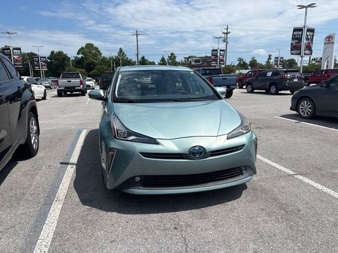 Used 2022 Toyota Prius Limited w/ Premium Convenience Package FWD image 6
