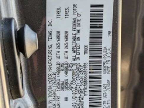 Used 2025 Toyota Tundra Platinum AWD/4WD image 26